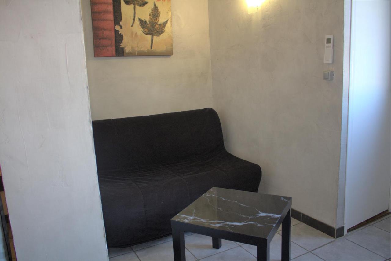 Logis Hotel Le Clement V Roquemaure  Εξωτερικό φωτογραφία