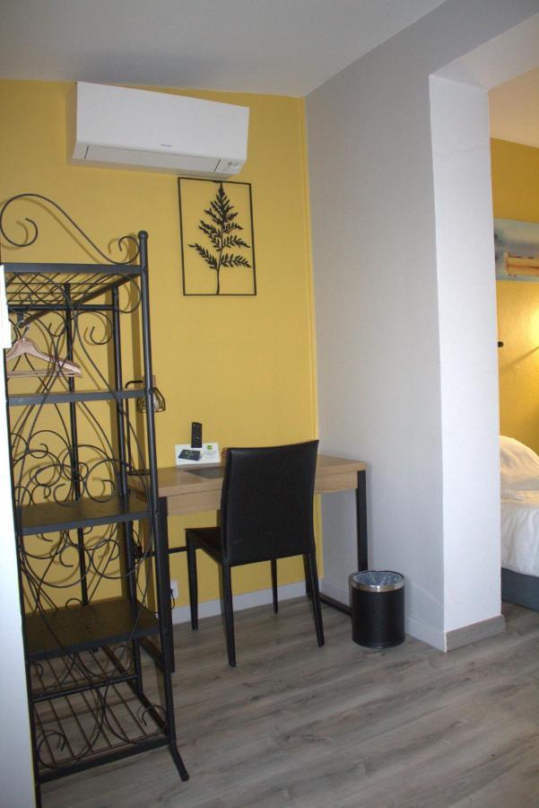 Logis Hotel Le Clement V Roquemaure  Εξωτερικό φωτογραφία