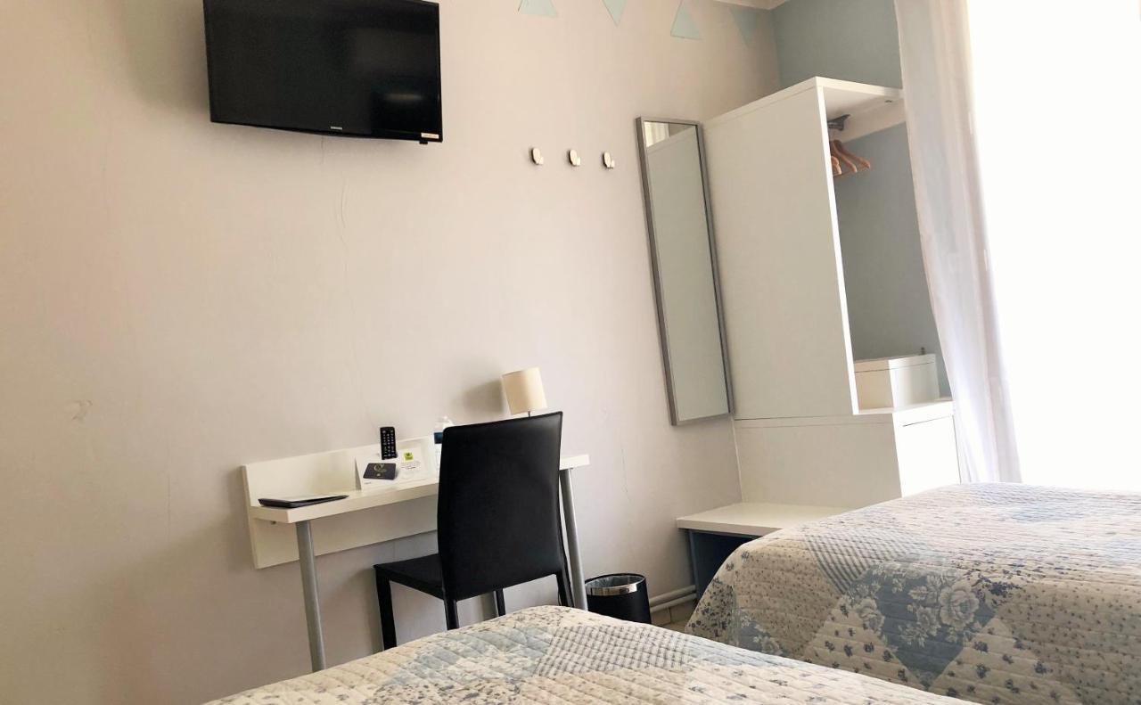 Logis Hotel Le Clement V Roquemaure  Εξωτερικό φωτογραφία