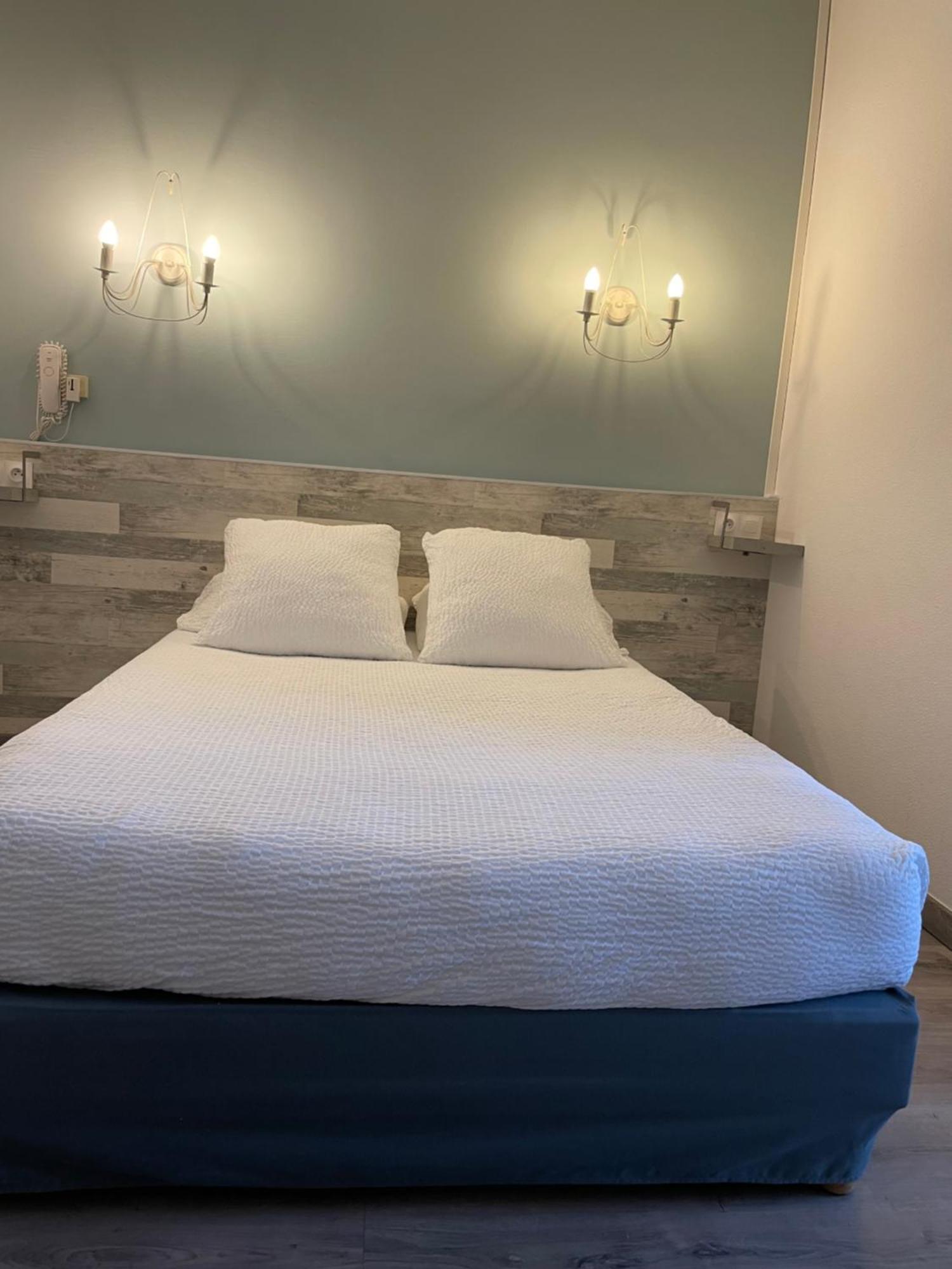 Logis Hotel Le Clement V Roquemaure  Εξωτερικό φωτογραφία