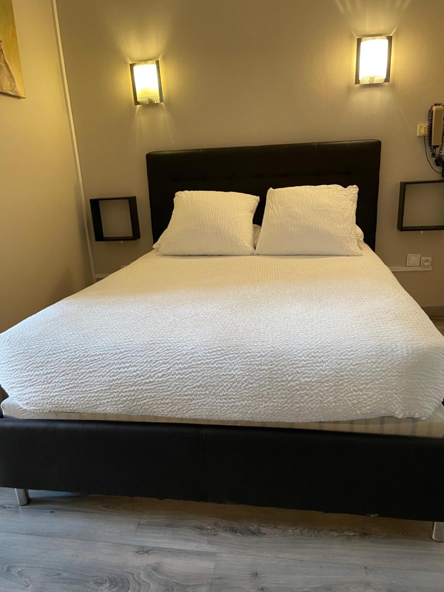 Logis Hotel Le Clement V Roquemaure  Εξωτερικό φωτογραφία